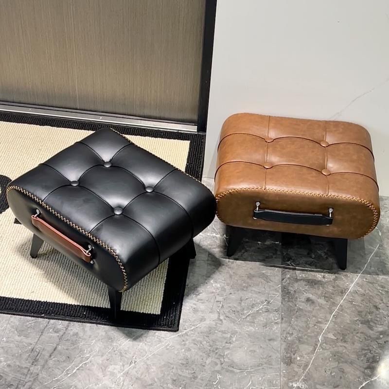 [Llevá 2 Pagá 1] Banqueta de Cuero Legítimo Acolchonada con Patas de Madera y Asa Lateral